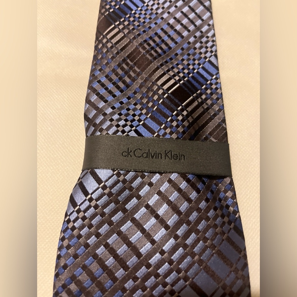 Ca Calvin Klein ck 100% Silk Blue/Gray Plaid Check Necktie (New)